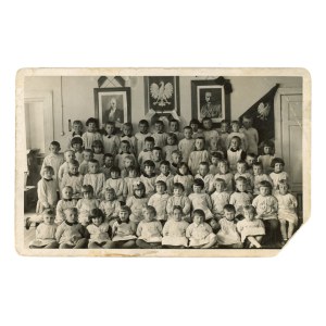 State kindergarten. Worship of Joseph Pilsudski, 1930s. (365)