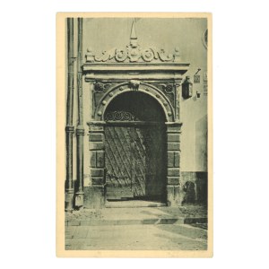 Warsaw - Old Town Square. Tenement portal (605)