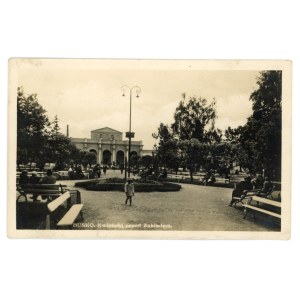 Busko - Parterres de fleurs devant l'usine (943)
