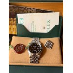 ROLEX OYSTER PERPETUAL DATE 15200