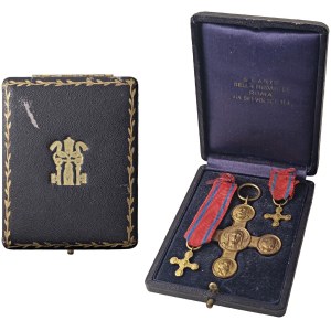 Orders and Decorations - Stato Pontificio. Croce Lateranense con doppio mig...