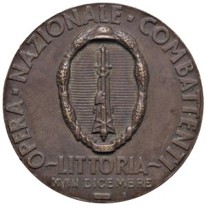 Italian Medals - Fascismo. Medaglia 1933 a.XI. Opera Nazionale Comb...
