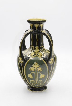 Ceramic vase with four ears at the neck