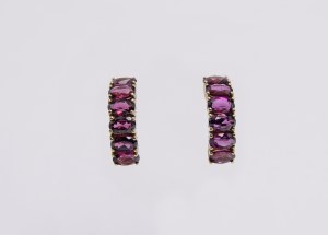Earrings with amethysts
