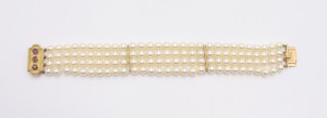 Bracelet with pearls