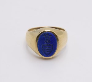 Signet with coat of arms
