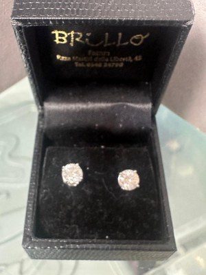GOLD EARRINGS WITH DIAMONDS