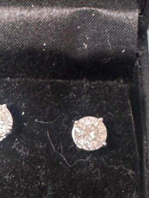 GOLD EARRINGS WITH DIAMONDS