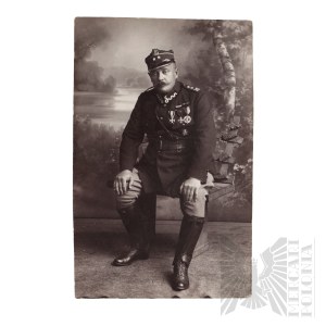 II RP Studio Photograph of a Lieutenant of the Polish Army 32nd Infantry Regiment - Virtuti Militari Przasnysz.