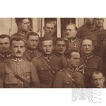 [AUTOGRAF PIŁSUDSKIEGO] II RP Fotografia Józefa Piłsudskiego w Otoczeniu Oficerów Karol Pęcherski. Belweder Warszawa