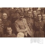 [AUTOGRAF PIŁSUDSKIEGO] II RP Fotografia Józefa Piłsudskiego w Otoczeniu Oficerów Karol Pęcherski. Belweder Warszawa