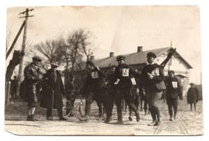 II RP - Photo March on the Trail of the 1st Cadre Company (?) - Participants in Legionary Maciejs.