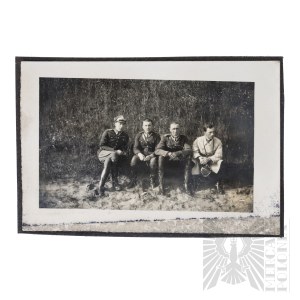 II RP Photo of Officers at Rest