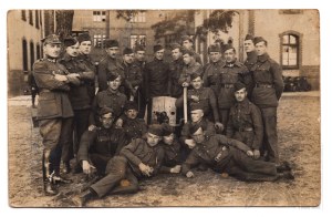 II RP Group Photograph of Polish Army Soldiers with Anti-tank Cannon - Central Shooting School Torun 1924