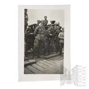 II RP Fotografia Oficerów Kawalerii Przy Samochodzie Pancernym wz.28