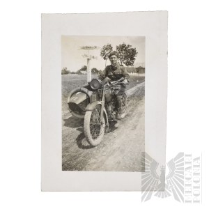 II RP Photograph of a Lieutenant on a Motorcycle with a Black Beret Basket near Ostrow.