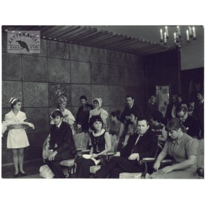 [JÊDRUSIK Kalina - svatba Kazimierze Kutze s Małgorzatou Gillert - situační fotografie]. [IV 1970]. Formulář fotografie....