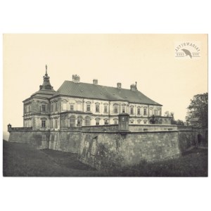 Podhorce, H. Poddębski – zamek - pałac z zewnątrz od północy na fotografii z lat 30....