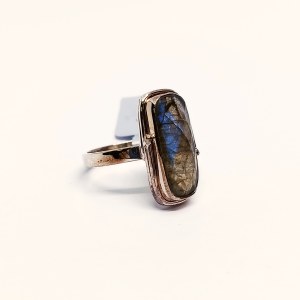 Silver ring with natural labradorite