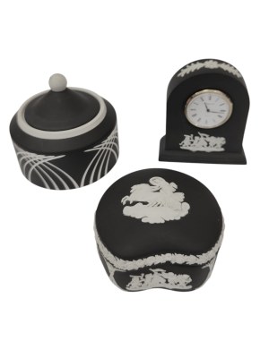 Wedgwood black porcelain and accessories set