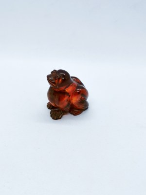 Hand carved transparent natural Baltic amber frog/frog figurine
