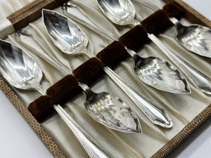 Set of silver-plated English spoons in original box