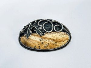 Silver Hunting Brooch with Jasper