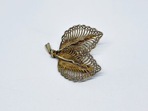 Silver openwork filigree leaf brooch