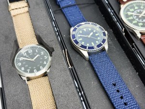Set of 4 quartz watches in boxes