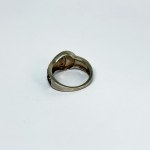 Srebrny pierścionek w formie klamerki z 2 Diamentami (0.02 Ct) oraz 2 Czarnymi Diamentami (0.02 Ct)