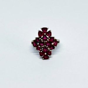 Silver ring with garnets