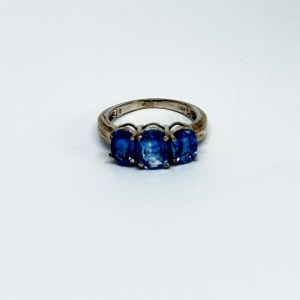 Silver ring with transparent Kyanites