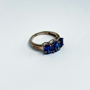 Silver ring with transparent Kyanites