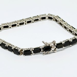 Silver Bracelet with Onyxes