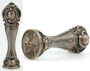 PIECE BACK WITH THE HERB OF DOLIWA, circa 1930.