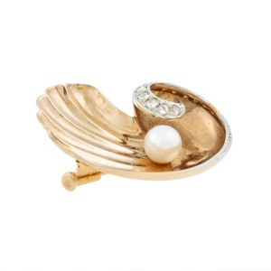 Brooch in the form of a shell, 1st half of the 20th century.