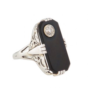 Ring with floral motif, 1st half of 20th century.