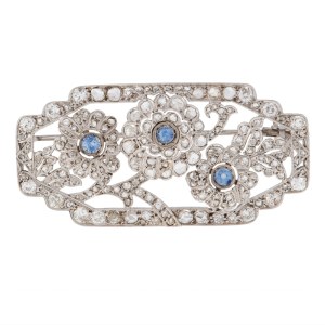 Brooch with floral motif, early 20th century.