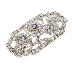 Brooch with floral motif, early 20th century.