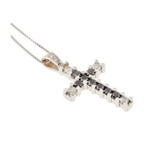 Pendant in the form of a cross with a chain, 2nd half of the 20th century.