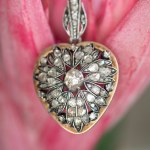 Medallion with heart motif, 19th/20th century, Victorian style