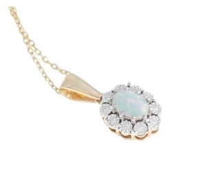 Pendant with chain, 2nd half of 20th century.