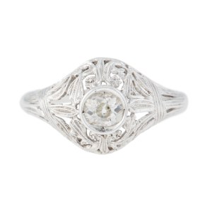 Ring with floral motif, 1st half of 20th century.