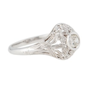 Ring with floral motif, 1st half of 20th century.