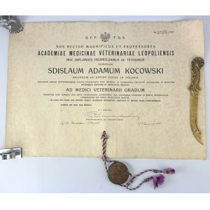 Zestaw dwóch pamiątek po Zdzisławie Kosowskim. Dyplom Uniwersytetu Lwowskiego im. Jana Kazimierza + Mianowanie Członkiem Honorowym Towarzystwa Bratnia Pomoc Studentów - Lwów 1930