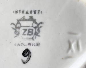 Ashtray with relief decoration, cut 