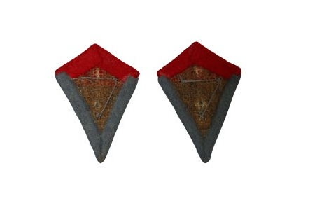 Collar patches of the 1st Independent Parachute Brigade