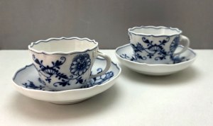 Meissen set of tete-a-tete cups - onion pattern - early 20th century.