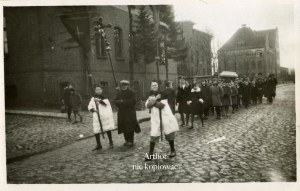 Kielce, 7 postcards (shots of the funeral through the streets of Kielce)