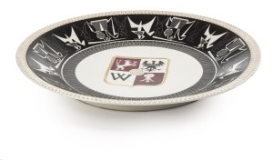 Leszek Nowosielski, Decorative platter with the coat of arms of Wroclaw, 1960s.